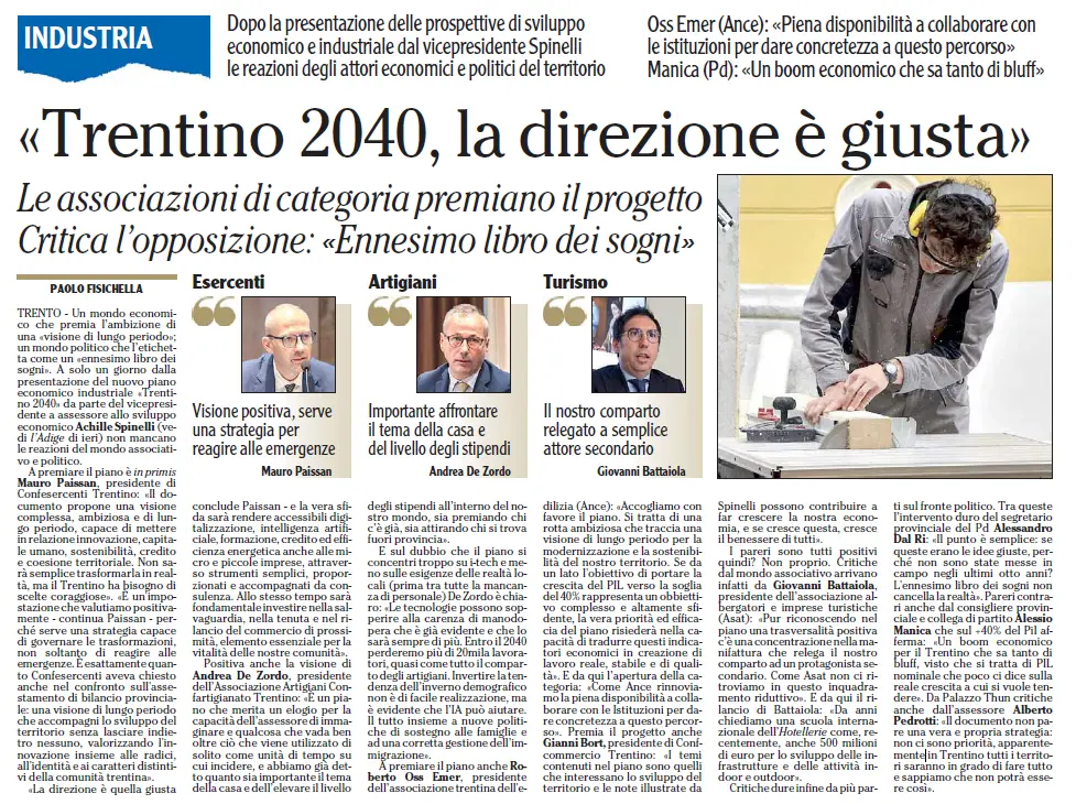 Un giovane sta tagliando il legno con una sega circolare in un ambiente da lavoro, mentre sulla pagina accanto è visibile un articolo di giornale intitolato Trentino 2040, la direzione è giusta?.