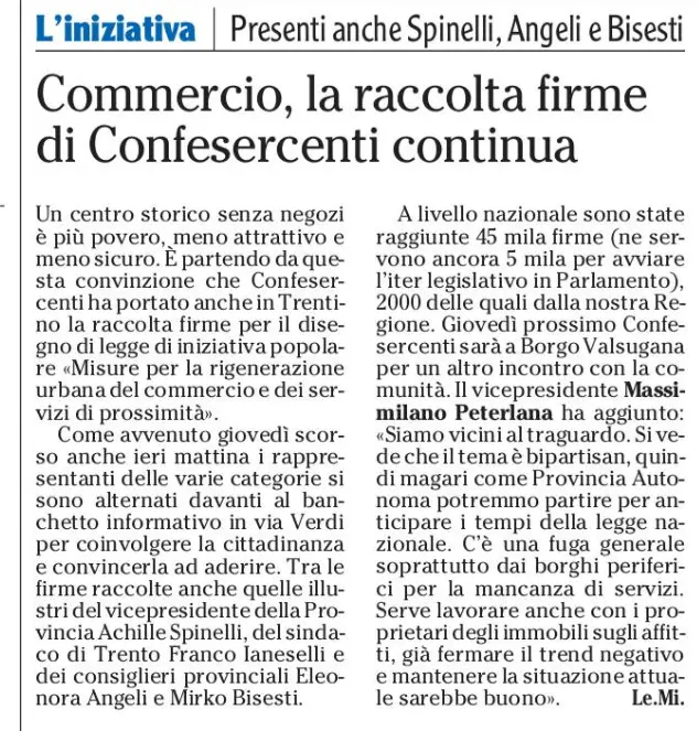 Un articolo di giornale in italiano è visibile, con un titolo principale che annuncia la continuazione della raccolta firme di Confesercenti per il commercio e un sottotitolo che menziona i partecipanti alliniziativa.